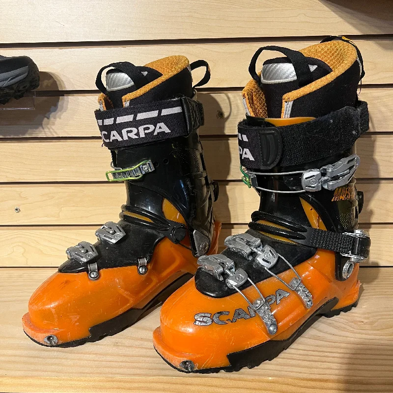 USED Scarpa Maestrale Ski Boot - 27.5